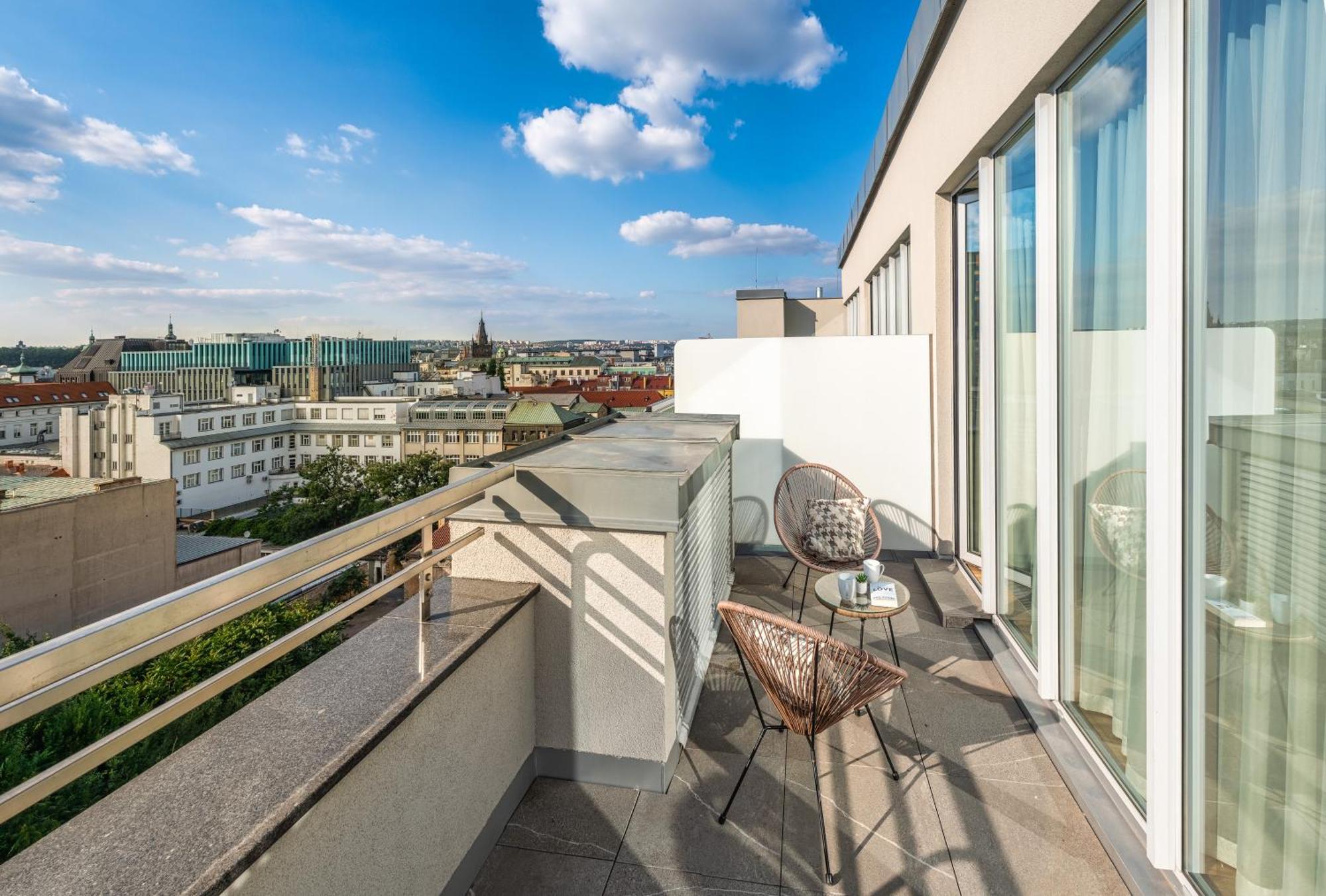 Vn17 Rooftop Suites By Adrez ปราก ภายนอก รูปภาพ