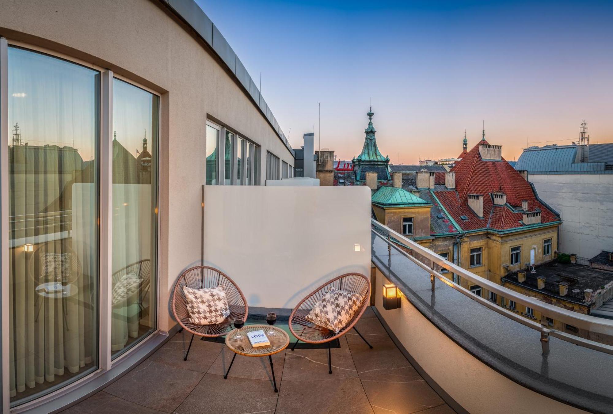 Vn17 Rooftop Suites By Adrez ปราก ภายนอก รูปภาพ